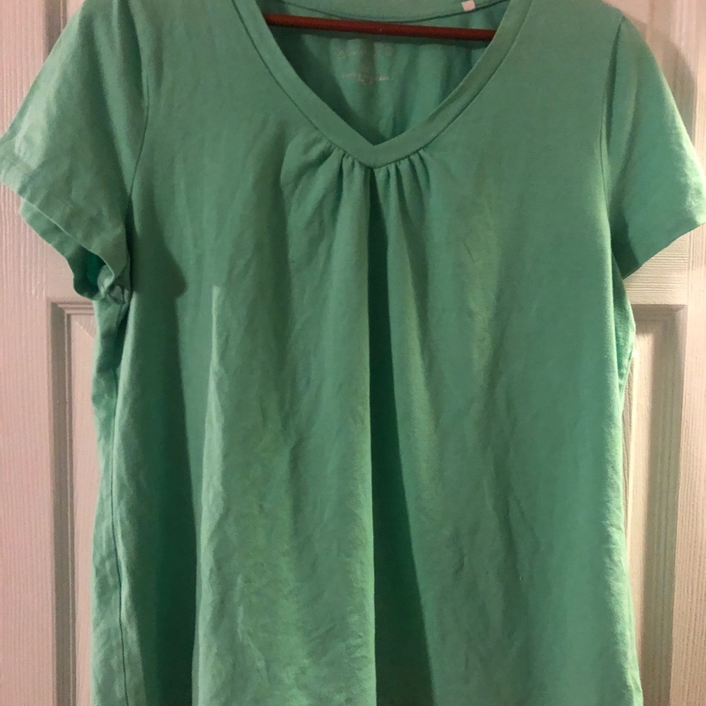 Sonoma green v-neck tee